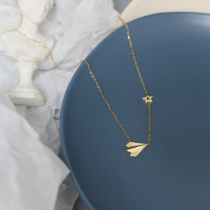 Dreamy Women's Necklace - Paper Plane Five-Pointed Heart, Artistic Titanium Steel Plated Gold Locking Bone Chain