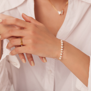 Exquisite Freshwater Pearl Chain for Women - A Timeless Piece of Elegance