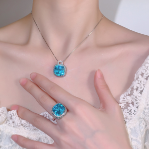 Exquisite Necklace and Ring for Women - A Timeless Piece of Elegance