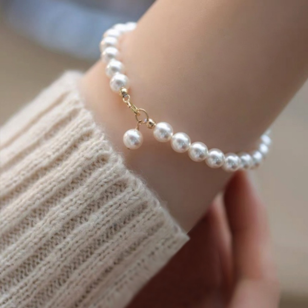 "Pearl Perfection: Simple and Elegant Pearl Bracelet for the Fashionable Woman" - Image 4