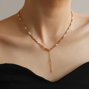 Exquisite Pearl Necklace for Women - A Timeless Piece of Elegance