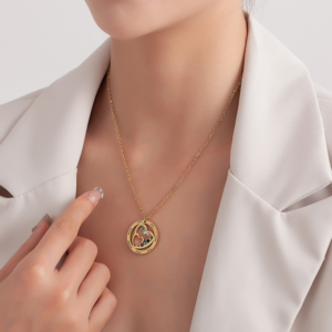 Exquisite Heart-Shaped Diamond Necklace for Women - A Timeless Piece of Elegance