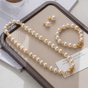 Exquisite Pearl Necklace for Women - A Timeless Piece of Elegance