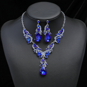 Exquisite Oversized Vintage-Inspired Necklace Earrings Set for Women - A Timeless Piece of Elegance