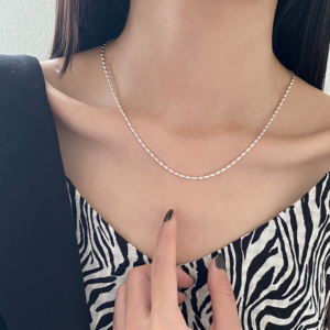 Exquisite Pearl Necklace for Women - A Timeless Piece of Elegance