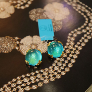 Exquisite Crystal Chain for Women - A Timeless Piece of Elegance